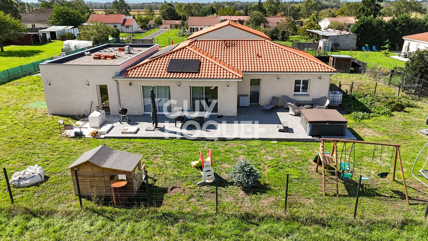 CULHAT - Maison de plain pied récente 170 m², 4 chambres, terrain de 1583 m²