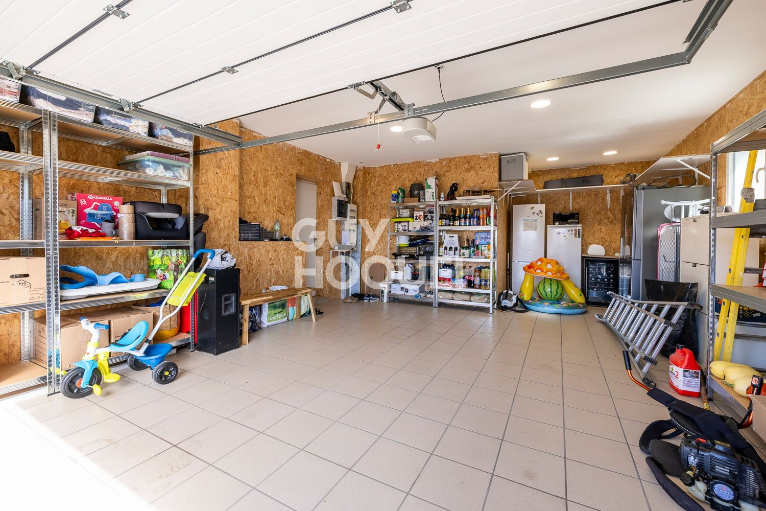 CULHAT - Maison de plain pied récente 170 m², 4 chambres, terrain de 1583 m²