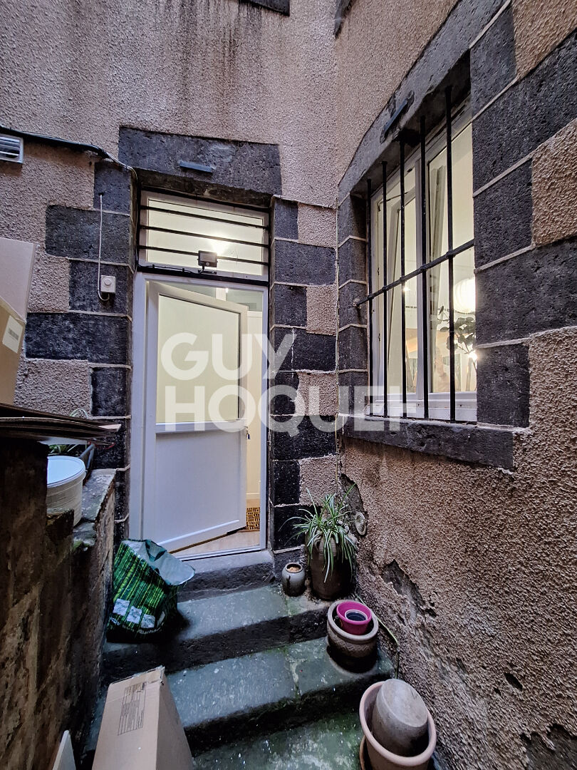 Clermont Ferrand Plateau central - Studio + local commercial