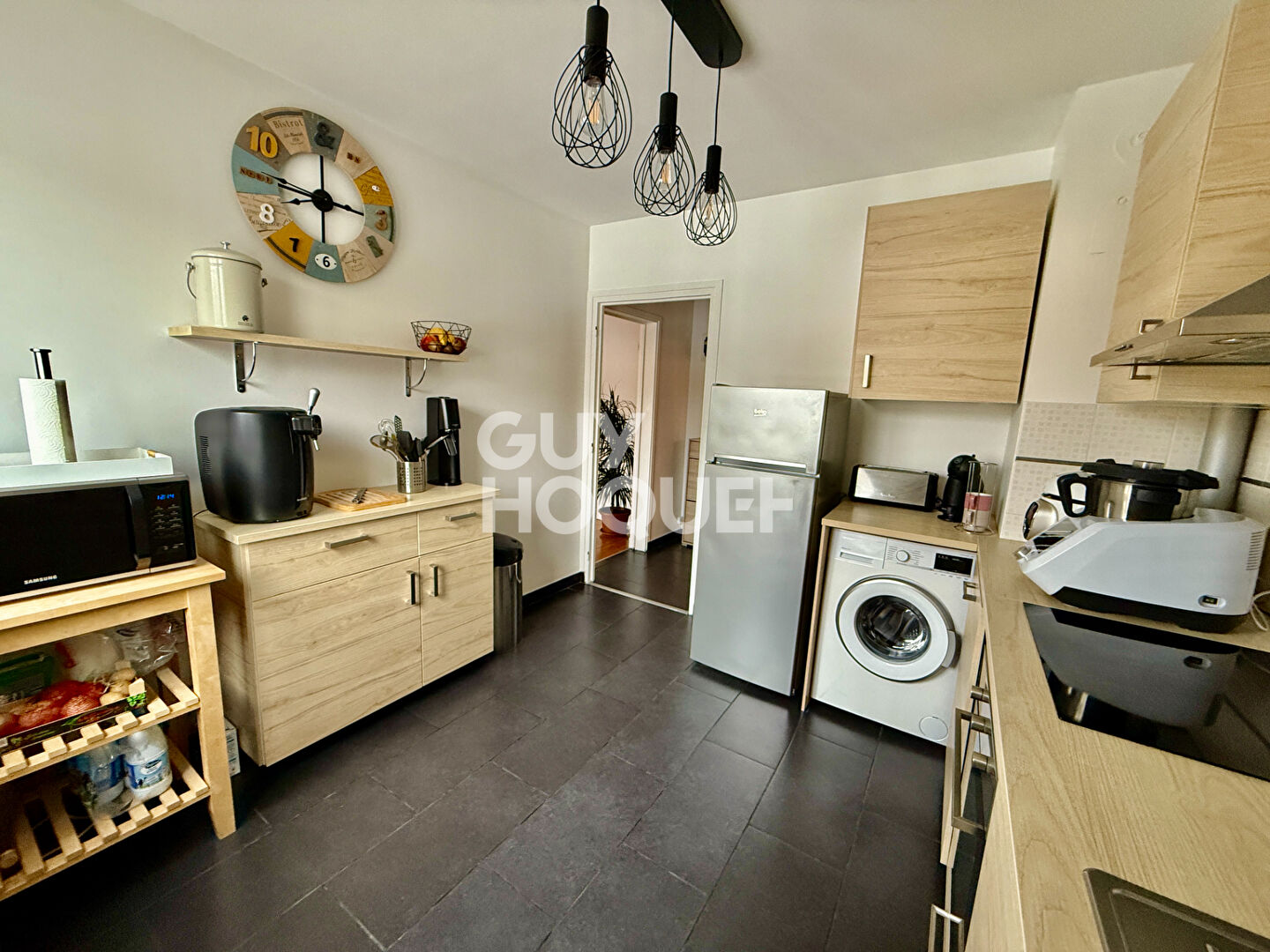 CLERMONT-FERRAND- Secteur Vallières, Poncillon. T3 59 m2, parking et caves 