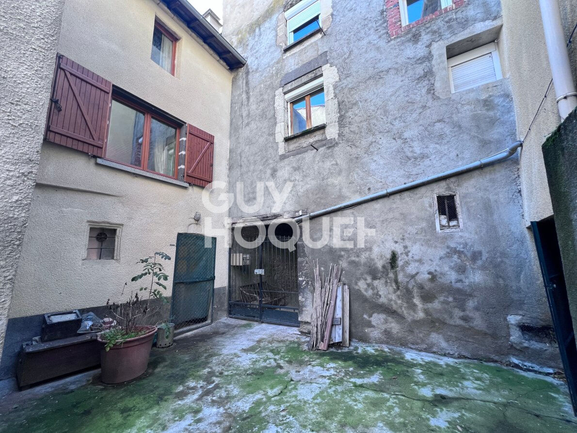Maison de bourg à rénover au coeur de La Roche Blanche