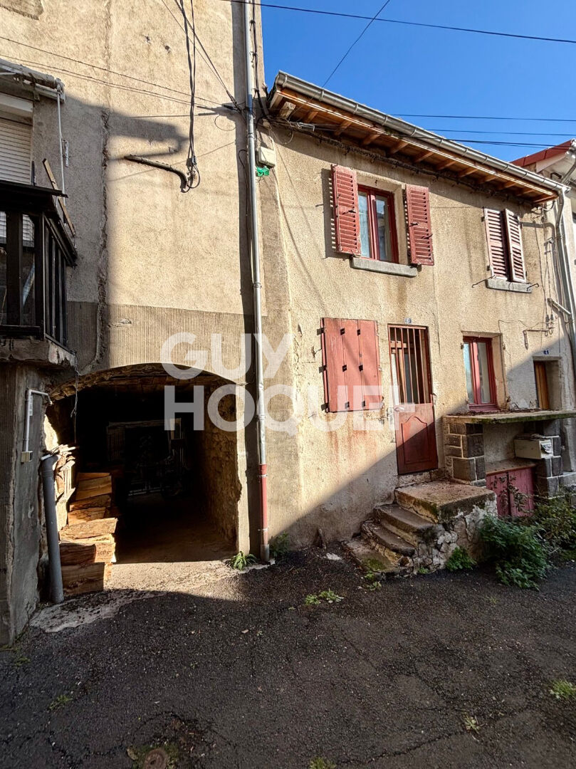 Maison de bourg à rénover au coeur de La Roche Blanche