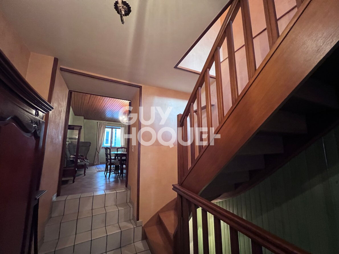 Maison de bourg à rénover au coeur de La Roche Blanche