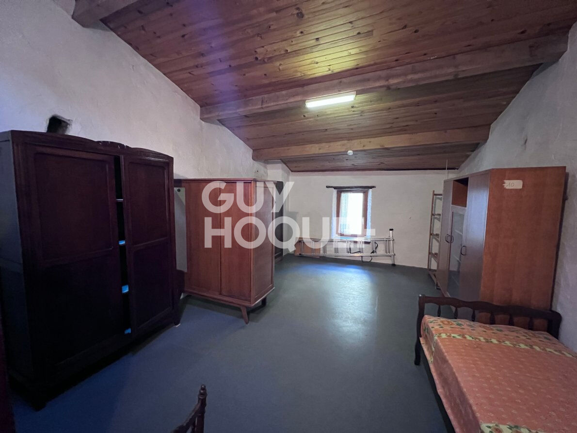 Maison de bourg à rénover au coeur de La Roche Blanche