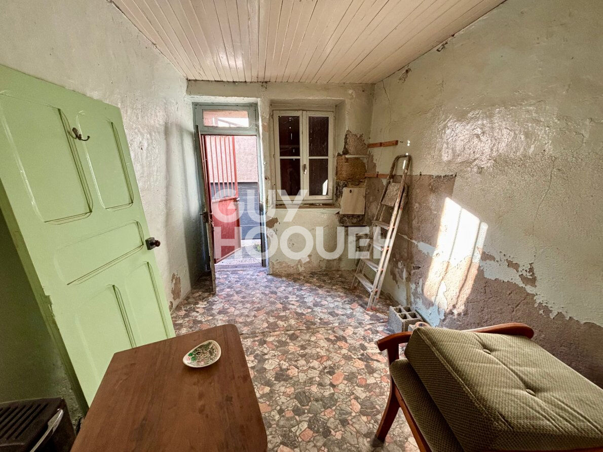 Maison de bourg à rénover au coeur de La Roche Blanche