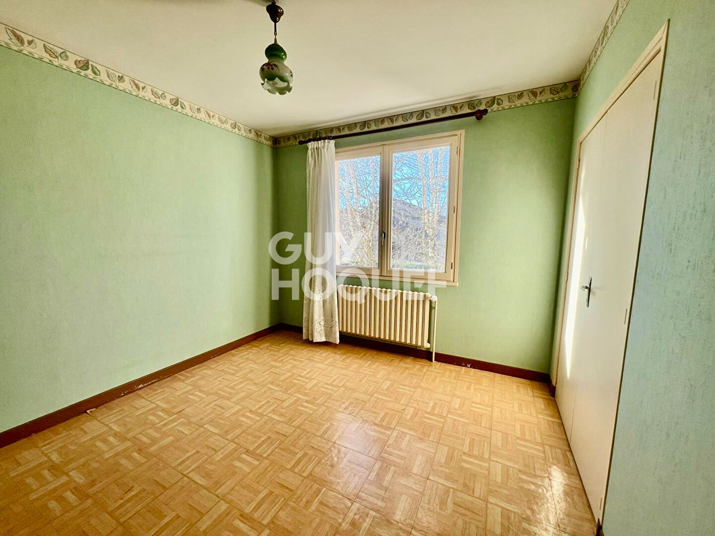 COGNAT LYONNE - Maison T5 d'environ 135 m², terrain de 2168 m²