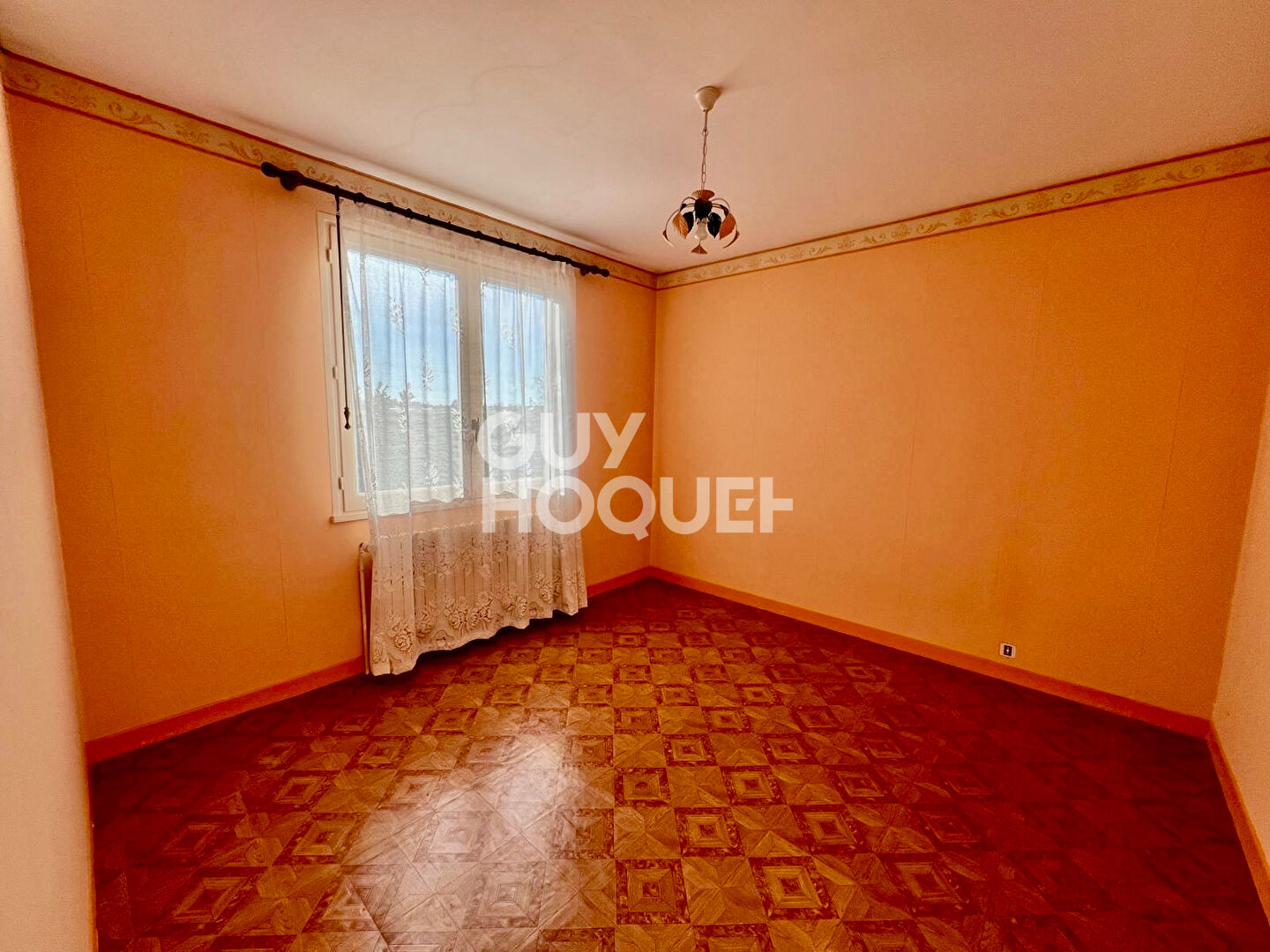 COGNAT LYONNE - Maison T5 d'environ 135 m², terrain de 2168 m²