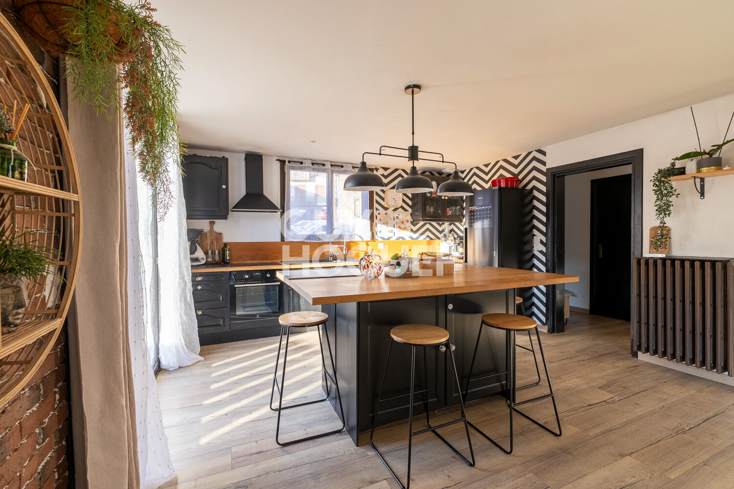 VOLVIC - Maison 170 m2, 5 chambres, terrasse et double garage