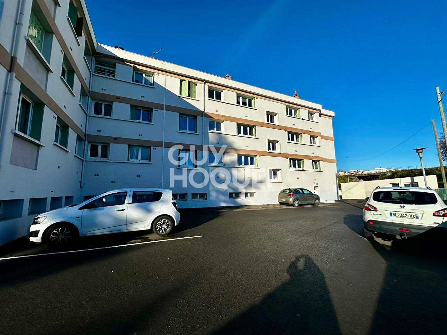 CLERMONT FERRAND- Secteur Vallières -  T2 de 57 m2, parking et cave