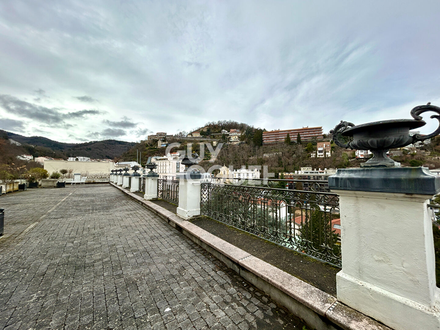 Appartement divisé en 2 studios - ROYAT - Idéal Investissement