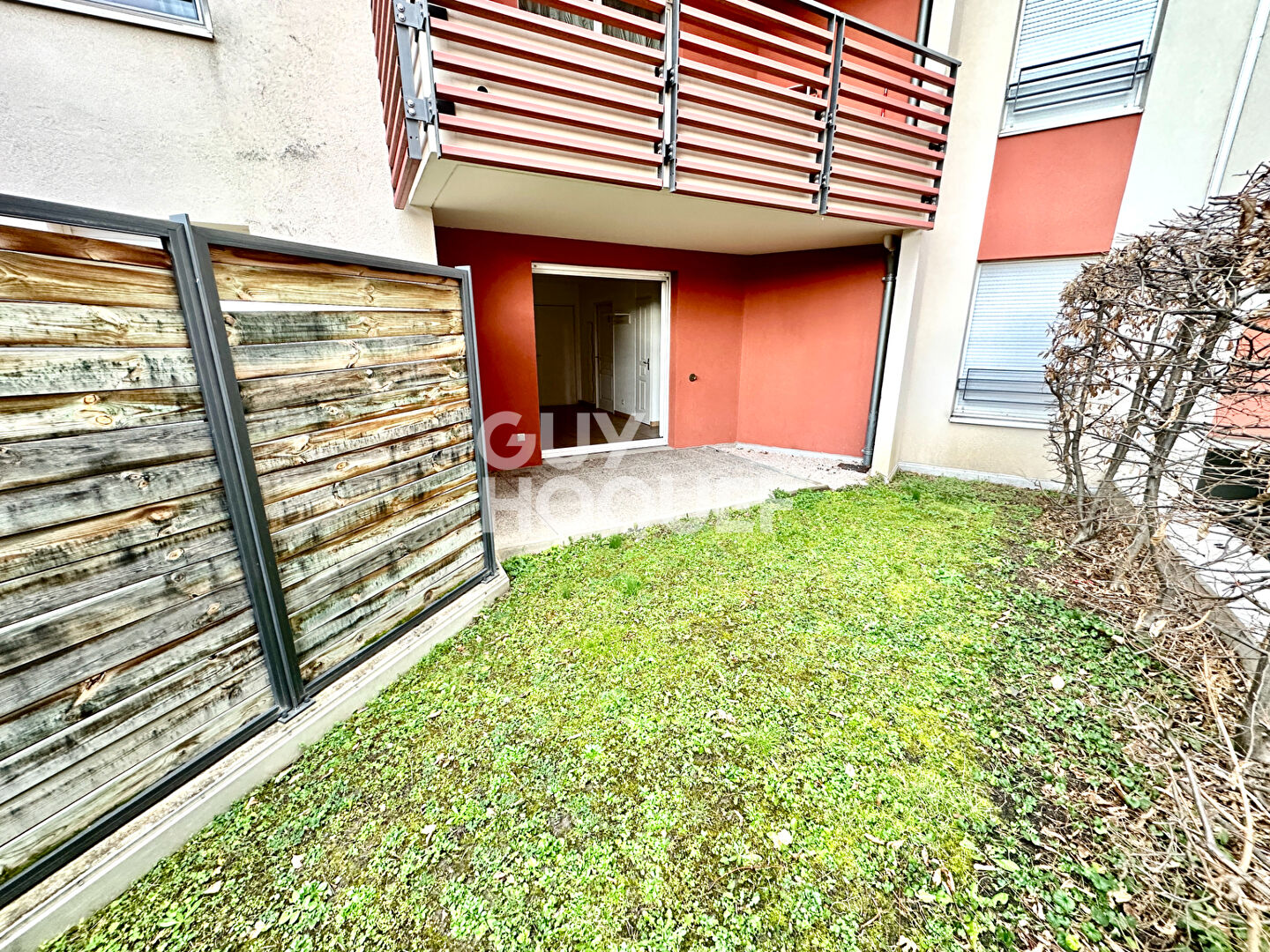 Clermont-Ferrand T1 de 26m2 avec terrasse, jardin et garage