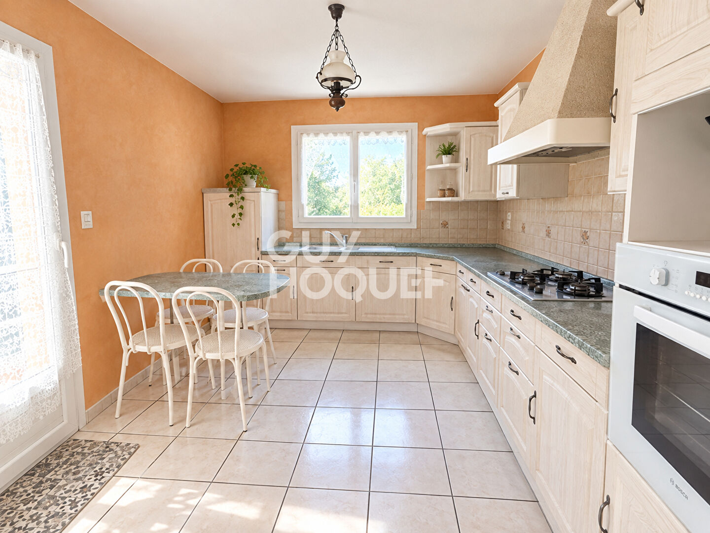 Mozac - Plain pied 3 chambres- jardin et garage