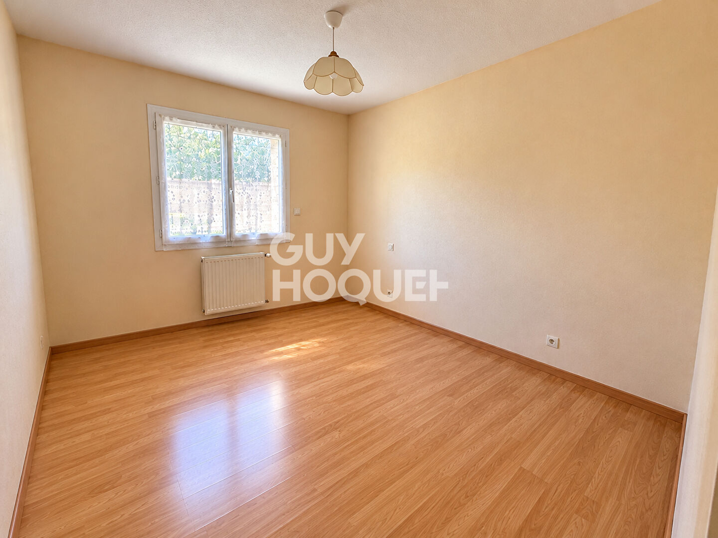 Mozac - Plain pied 3 chambres- jardin et garage