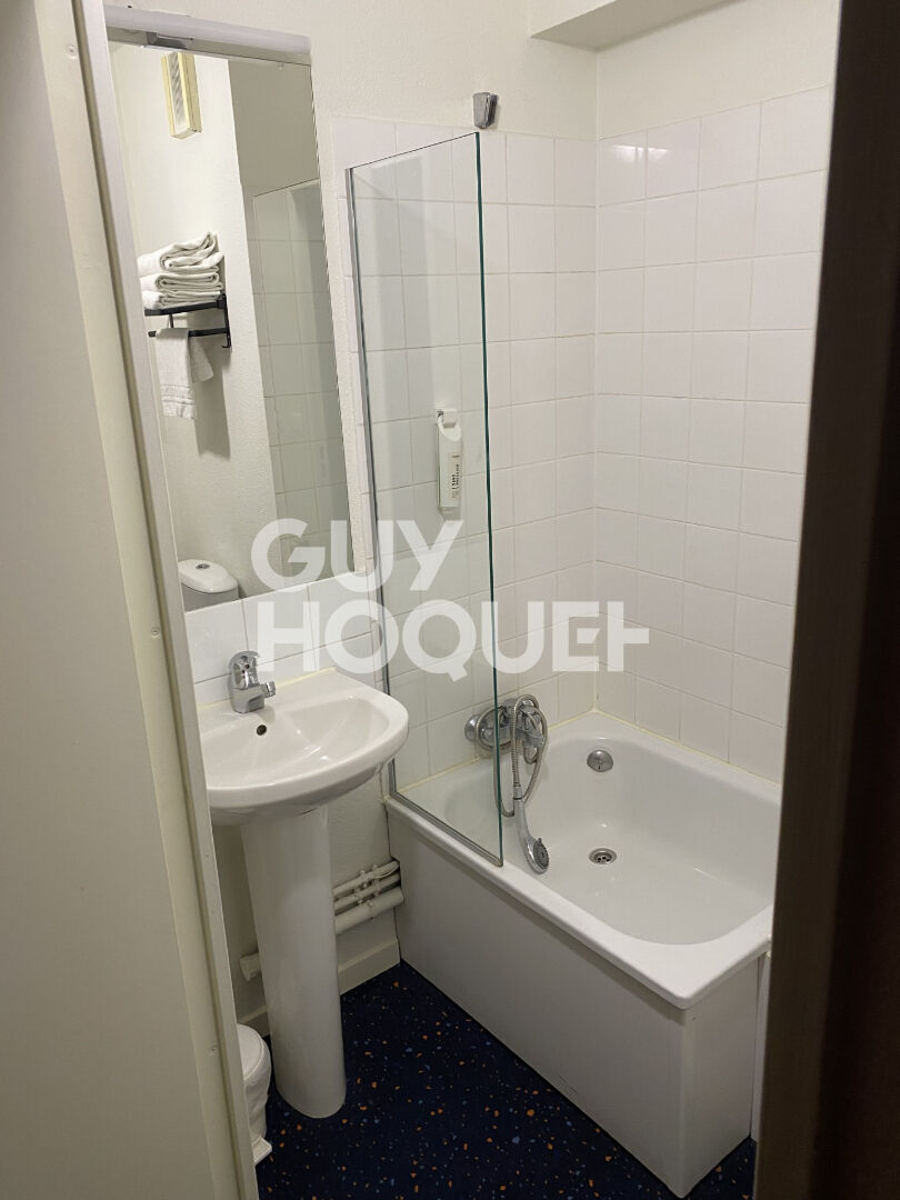 Clermont-ferrand - hyper centre- studio sous bail commercial