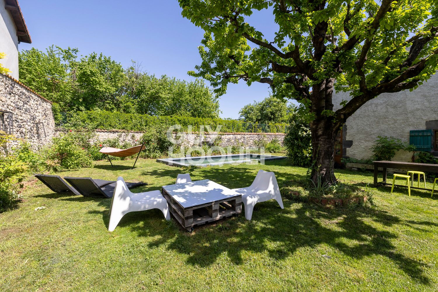 AULNAT - Maison de maître 200 m² , 6 chambres, piscine et diverses dépendances