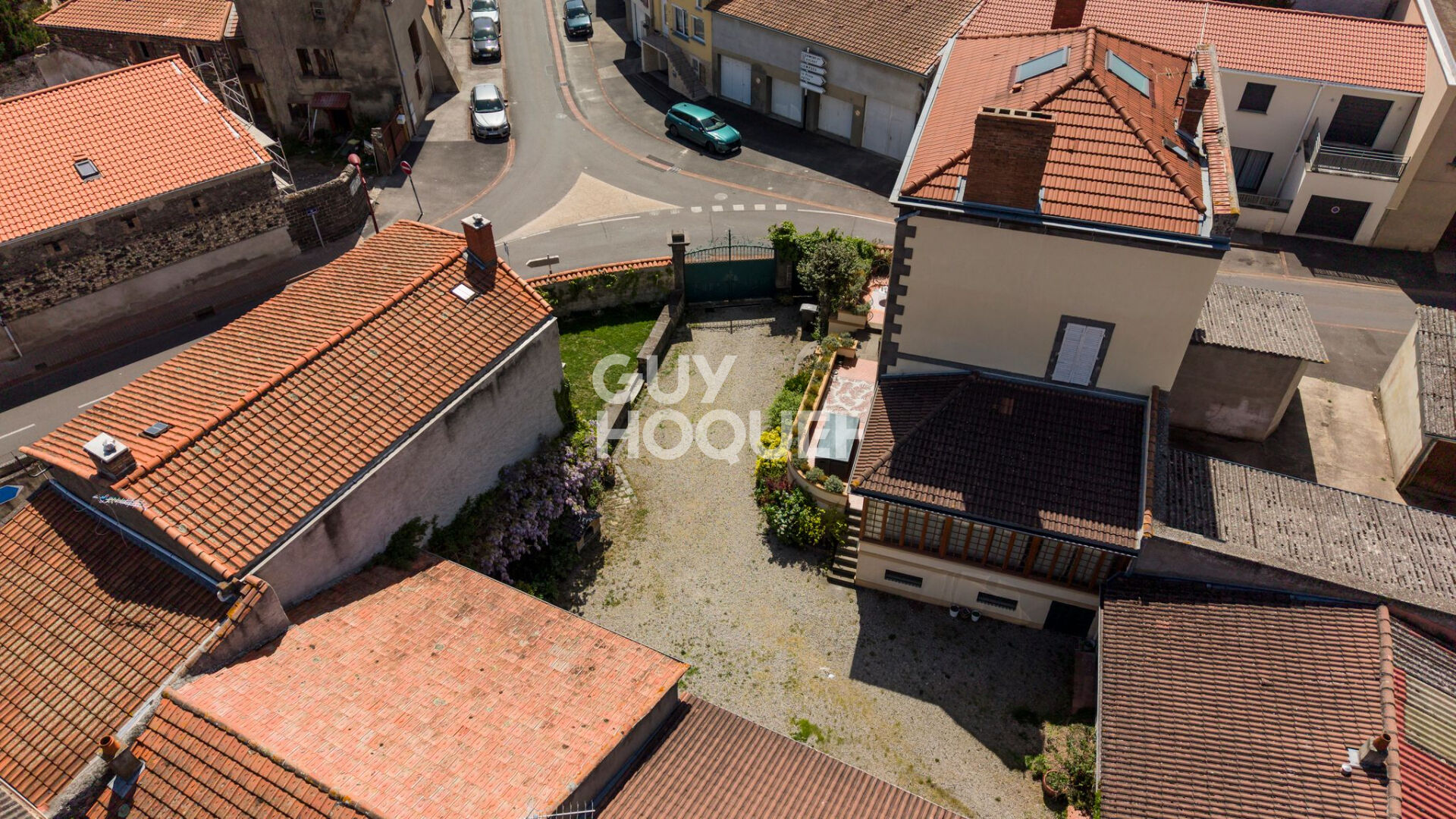 AULNAT - Maison de maître 200 m² , 6 chambres, piscine et diverses dépendances