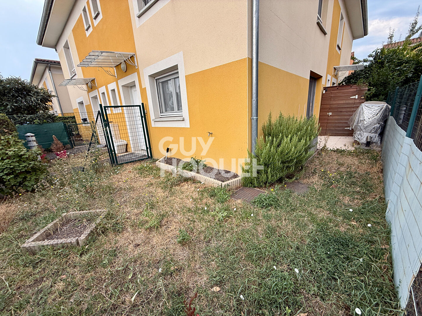 GERZAT - Maison 2 chambres avec petit jardin, 2 places parking