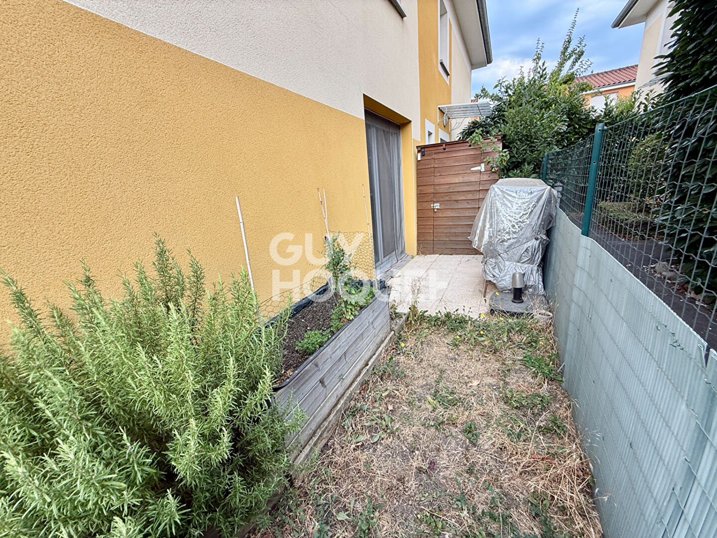 GERZAT - Maison 2 chambres avec petit jardin, 2 places parking