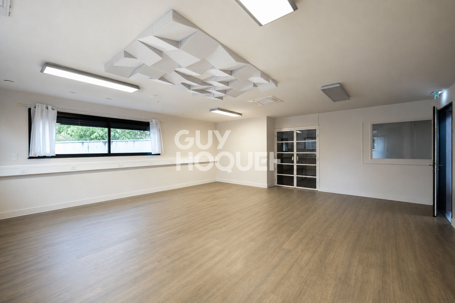 COURNON D'AUVERGNE- Maison d'architecte 301 m2- Piscine