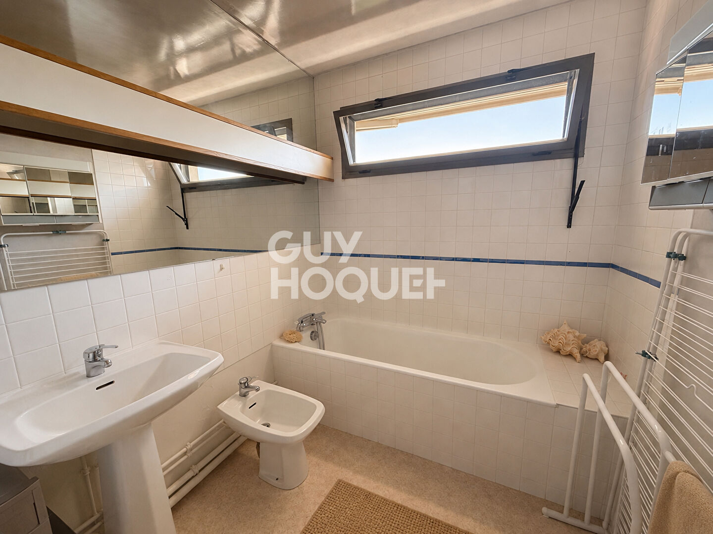 CLERMONT FERRAND- Appartement dernier étage 94 m2, balcons et parking