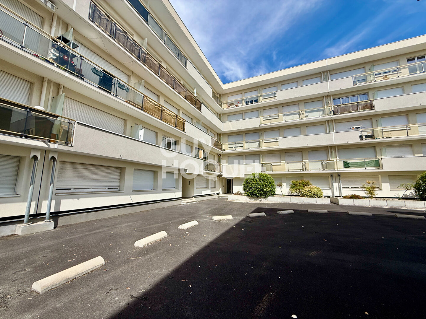 CLERMONT FERRAND - secteur Oradou-Neuf soleils, T3 MEUBLÉ avec garage