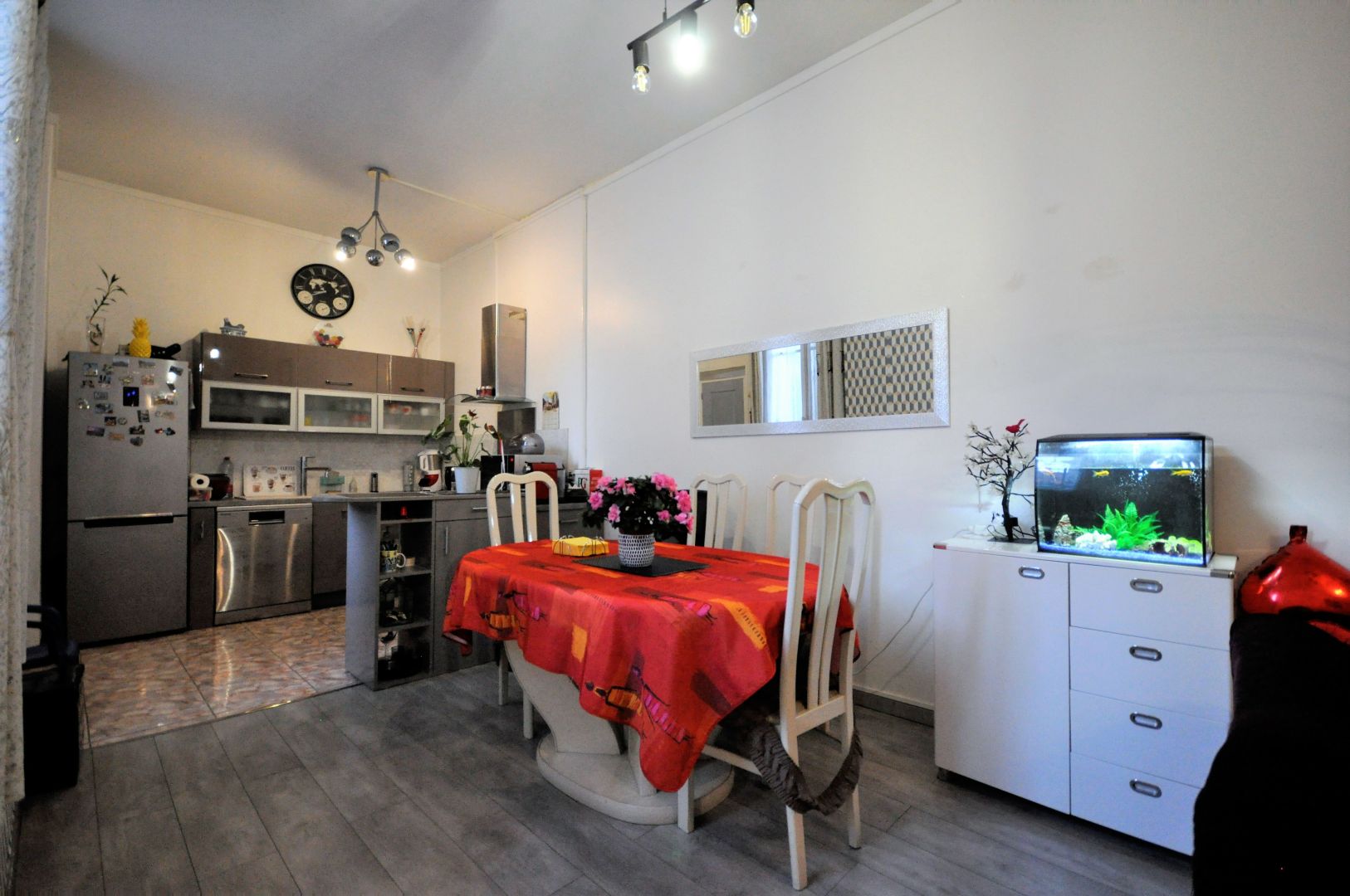 Quartier République!!!! Beau 4 pièces 66 m² en RDC