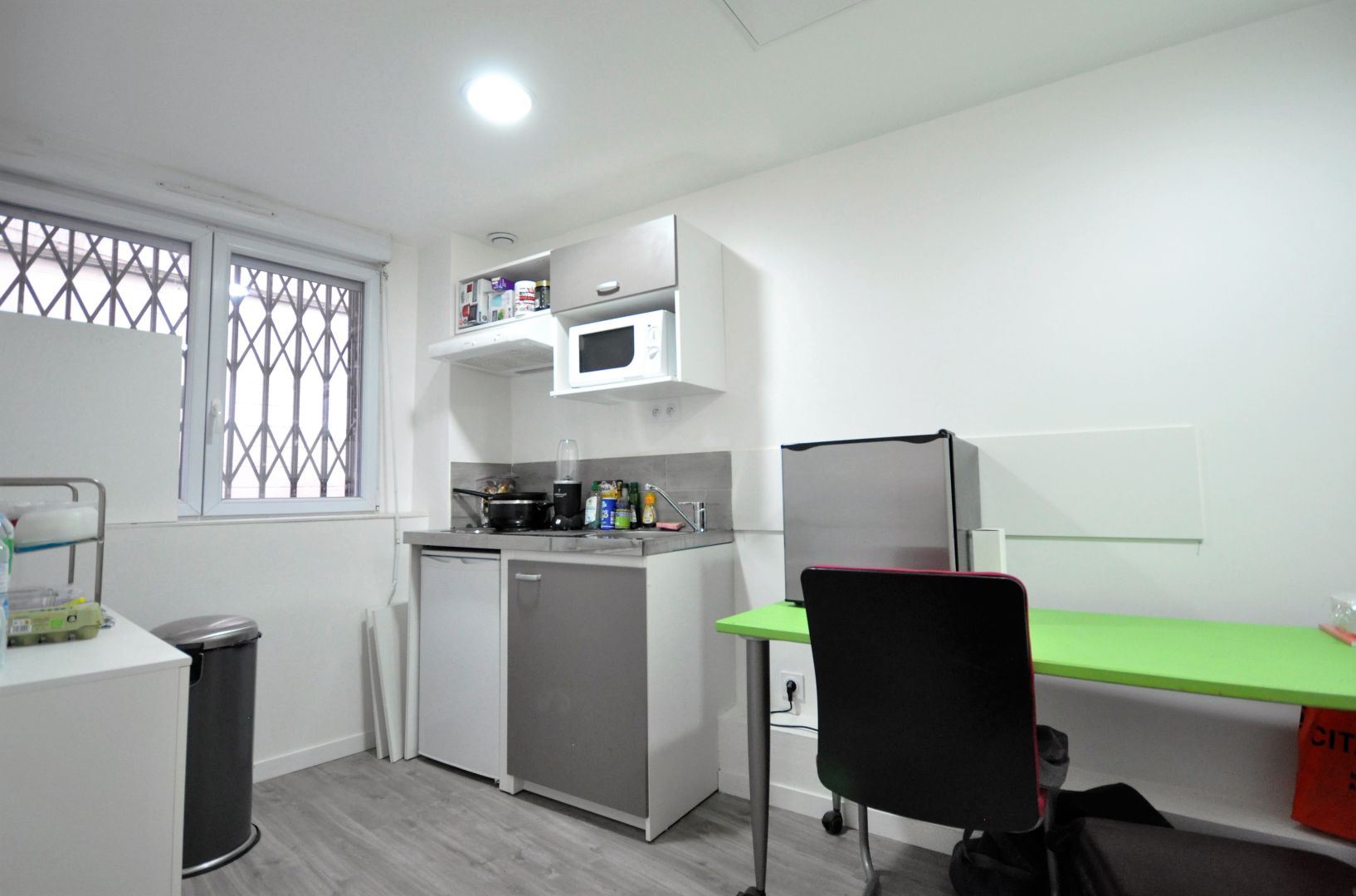 Exclusivité!!! PARIS 18!!! LOCAL COMMERCIAL A USAGE BUREAU PROFESSION LIBERALE  ET HABITATION 67.04m²