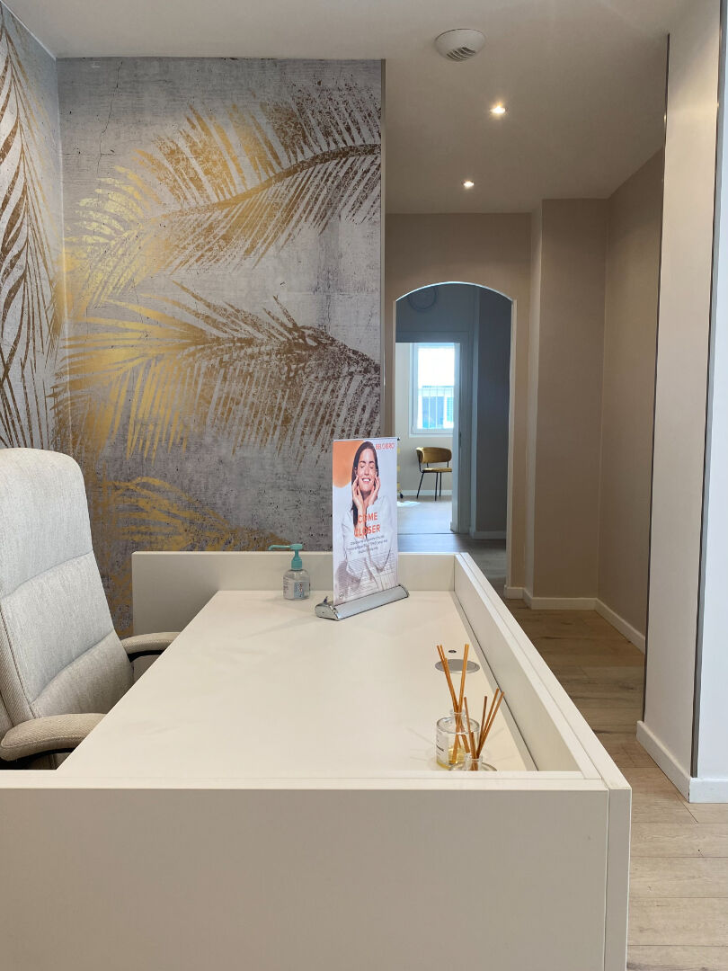 Local professionnel de 103m2 - Proche Ligne 14 à Clichy