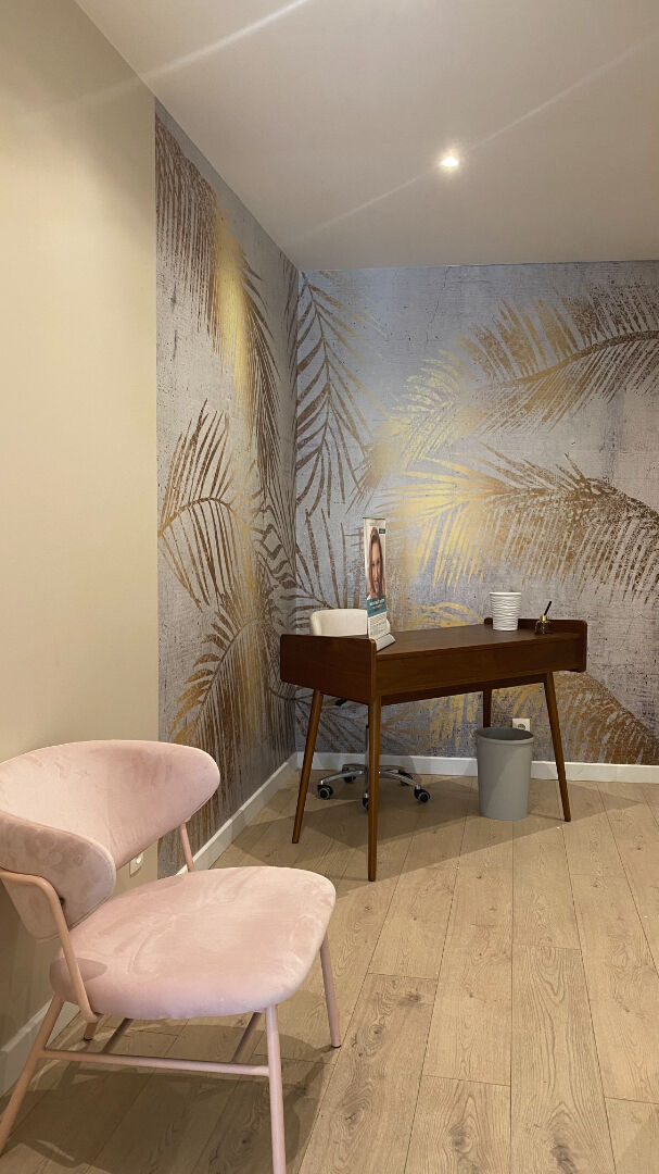 Local professionnel de 103m2 - Proche Ligne 14 à Clichy