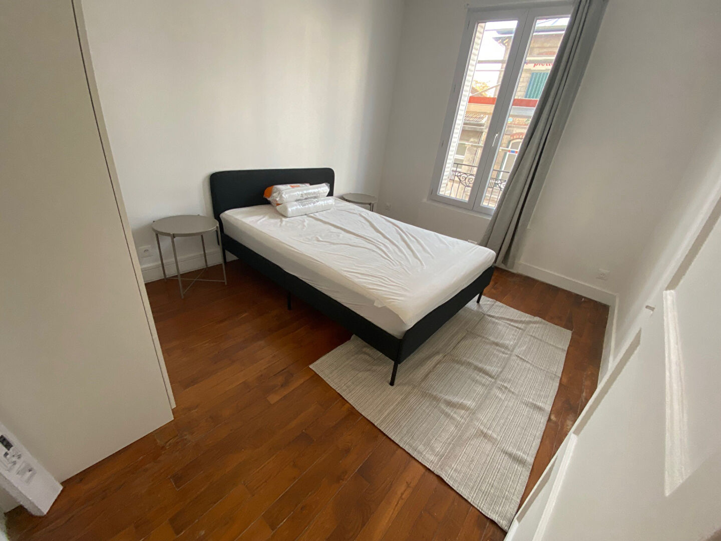 proche place république