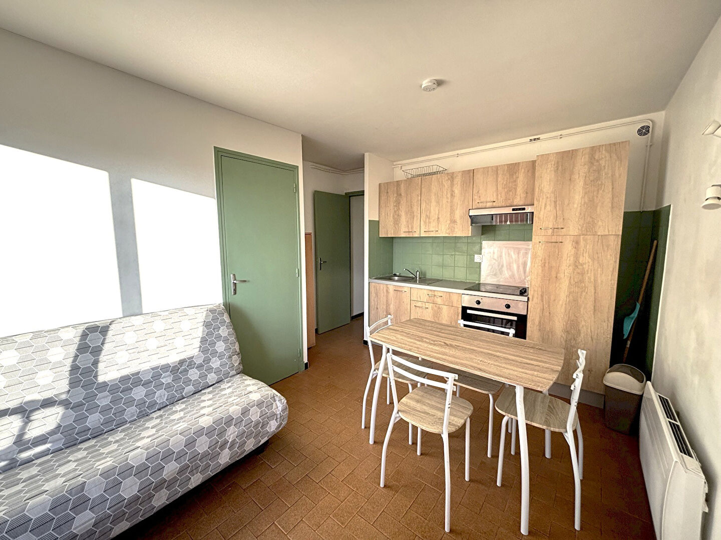 Appartement T2 - proche mer, commerces, parking public