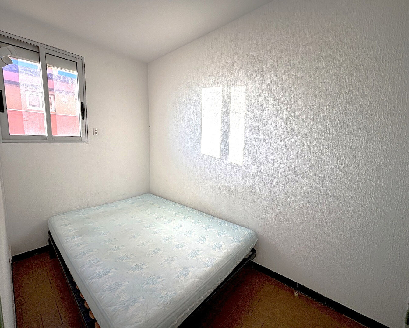 Appartement T2 - proche mer, commerces, parking public