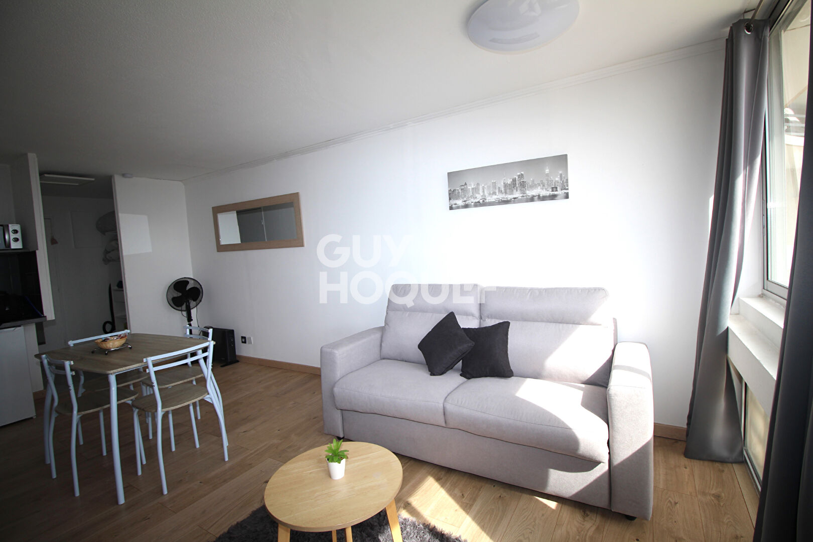 À louer ? Studio meublé de 24 m² en résidence avec piscine (location de septembre à juin)