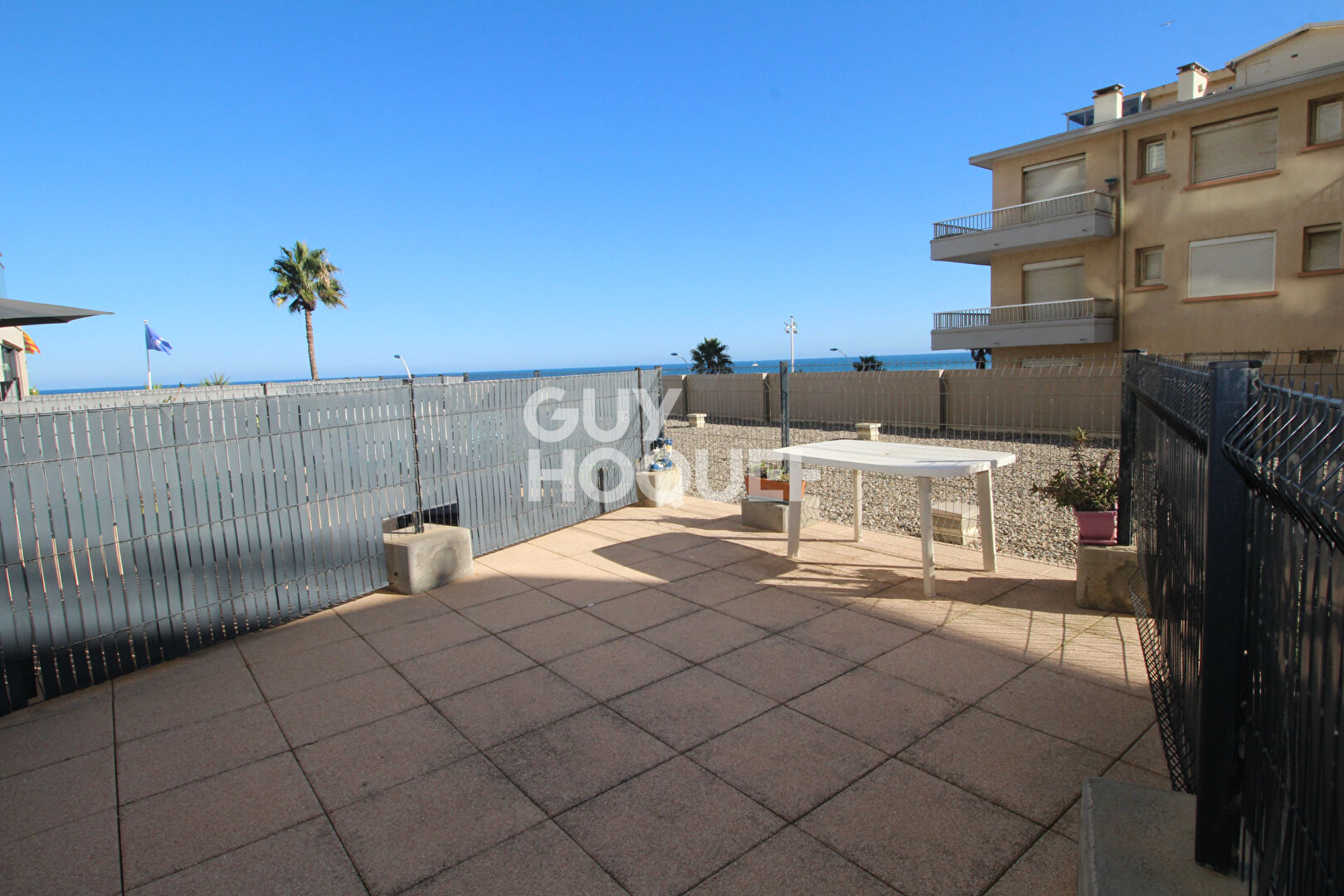 À louer -  Studio cabine avec terrasse de 30 m² et vue mer