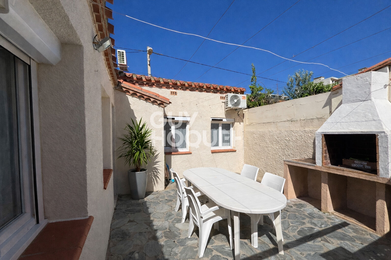 CANETOISE  située à 200 m de la mer