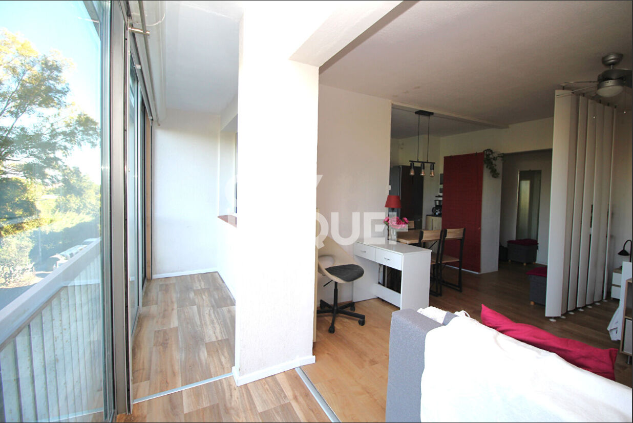 A  louer - Appartement T2 entièrement rénové avec cave - Proche Castillet