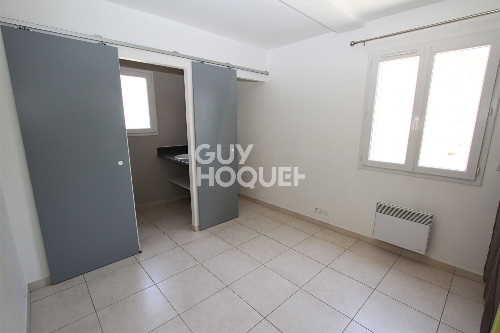A louer - Appartement T2 avec balcon, vue sur les Albères et stationnement - Location à l'année
