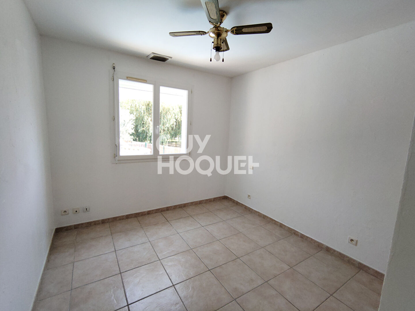 Maison 3 faces T4 de108m2, piscine, terrain 385m2