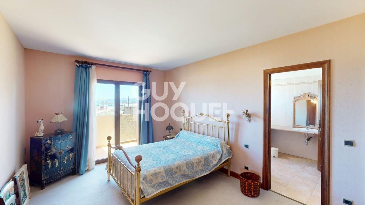 Maison Front de Mer avec Toit-Terrasse VUE MER. Saint-Cyprien Plage