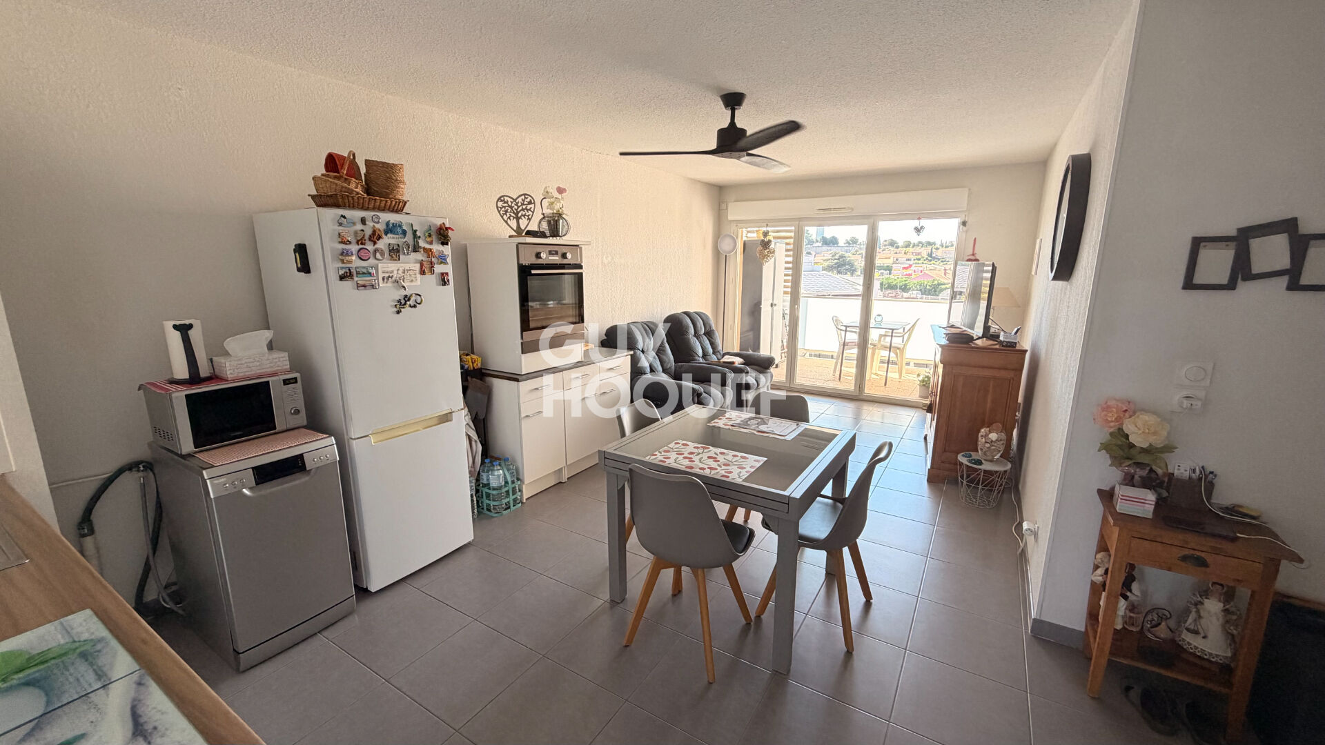 Appartement T3  au 3ème étage vendu loué - à vendre en Centre-ville de Saint Cyprien (66750). EXCLUSIVITE pour INVESTISSEUR -