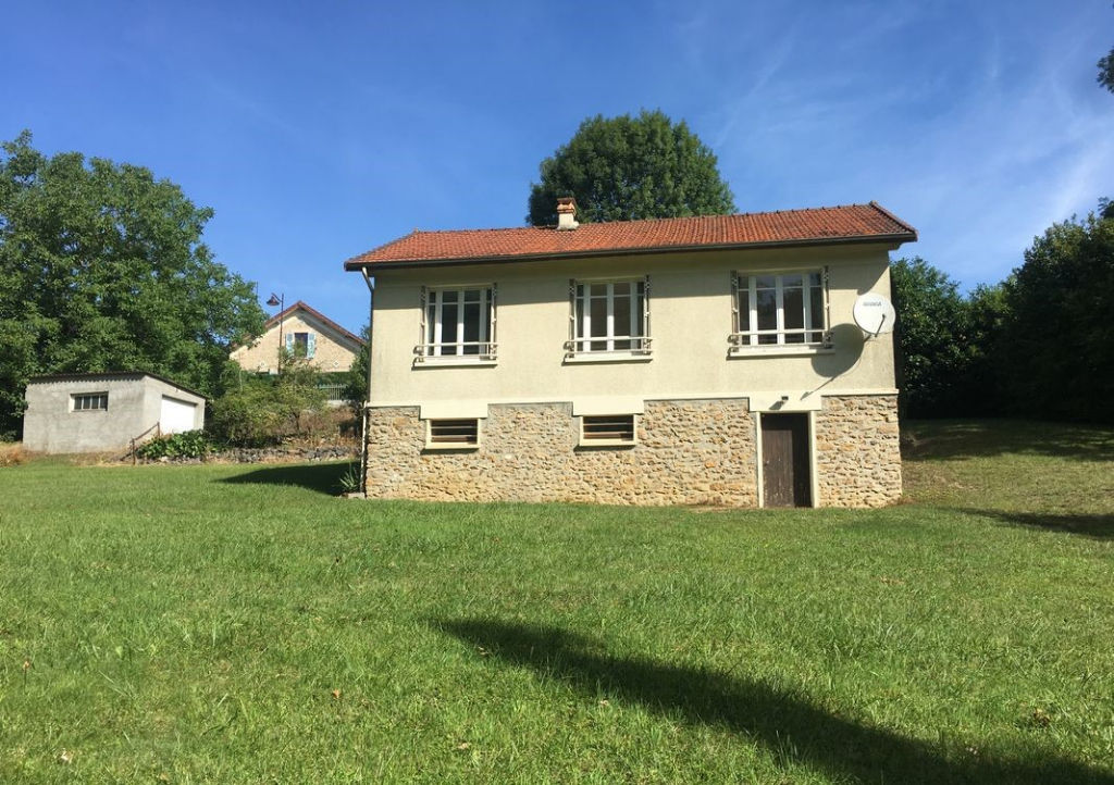 A vendre Maison 4 pièces de plain pieds d'environ 120 m² avec sous-sol total proche COULOMMIERS (77120)
