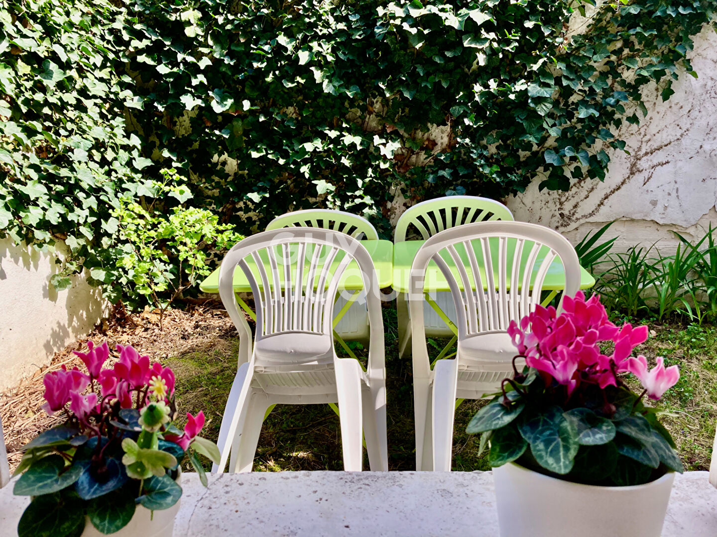 VENTE d'un appartement de 3 pièces 67 m² à COURBEVOIE