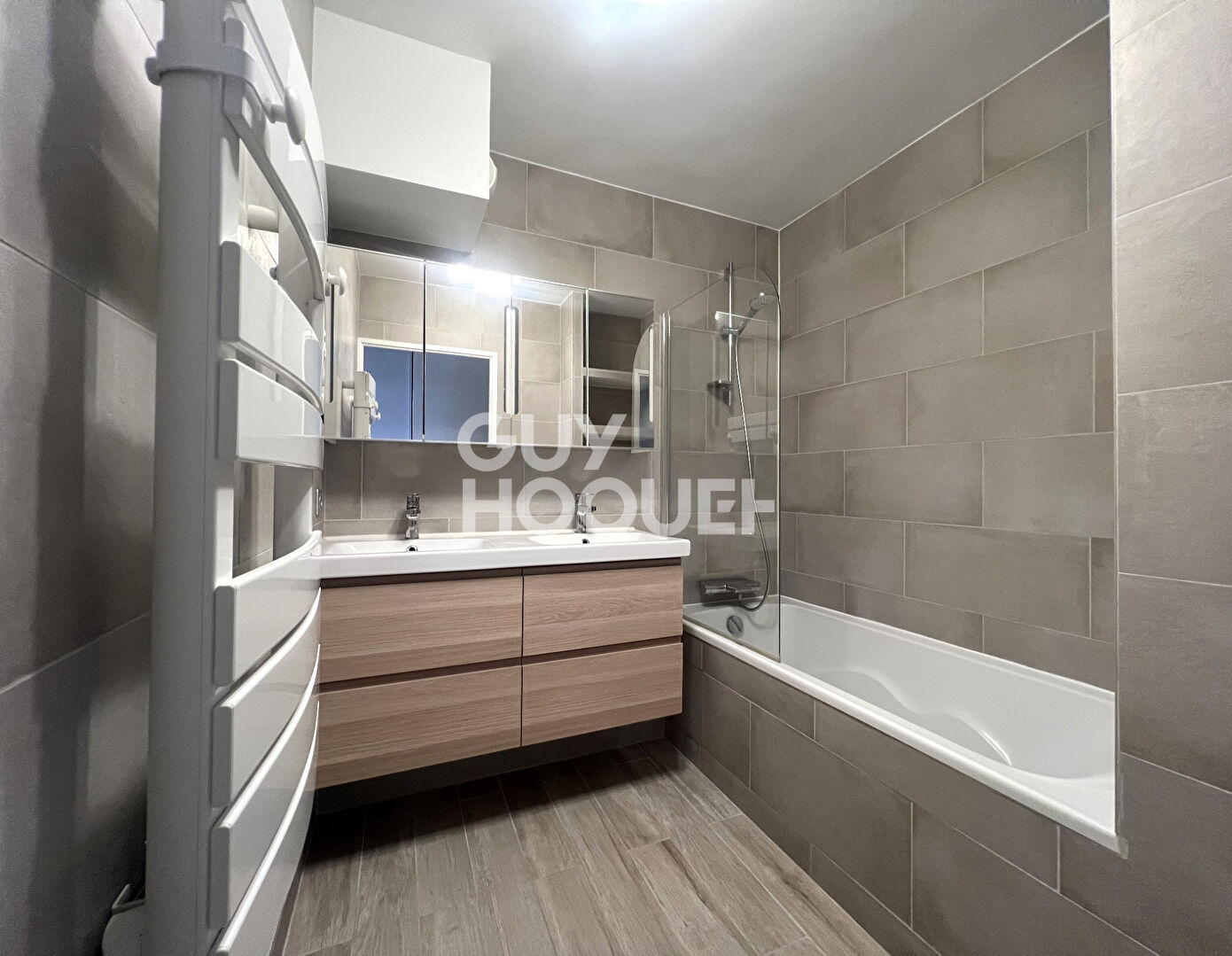 Appartement Courbevoie 3 pièces 72.21 m2
