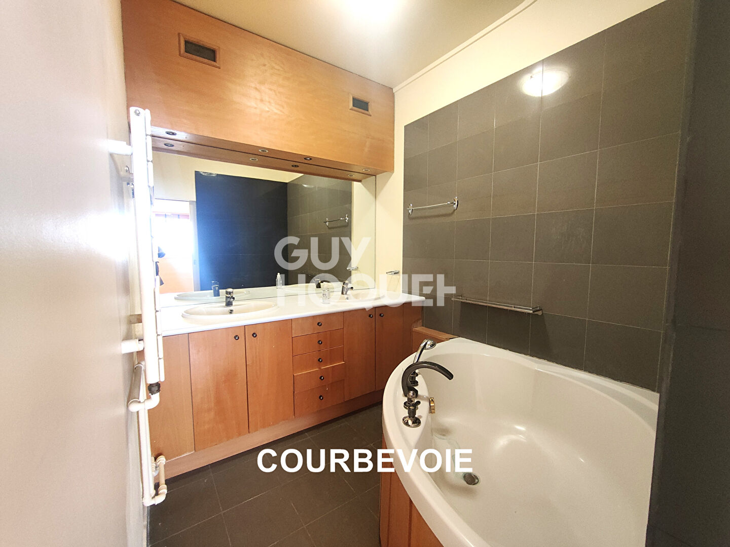 Appartement  6 pièces147.14 m2