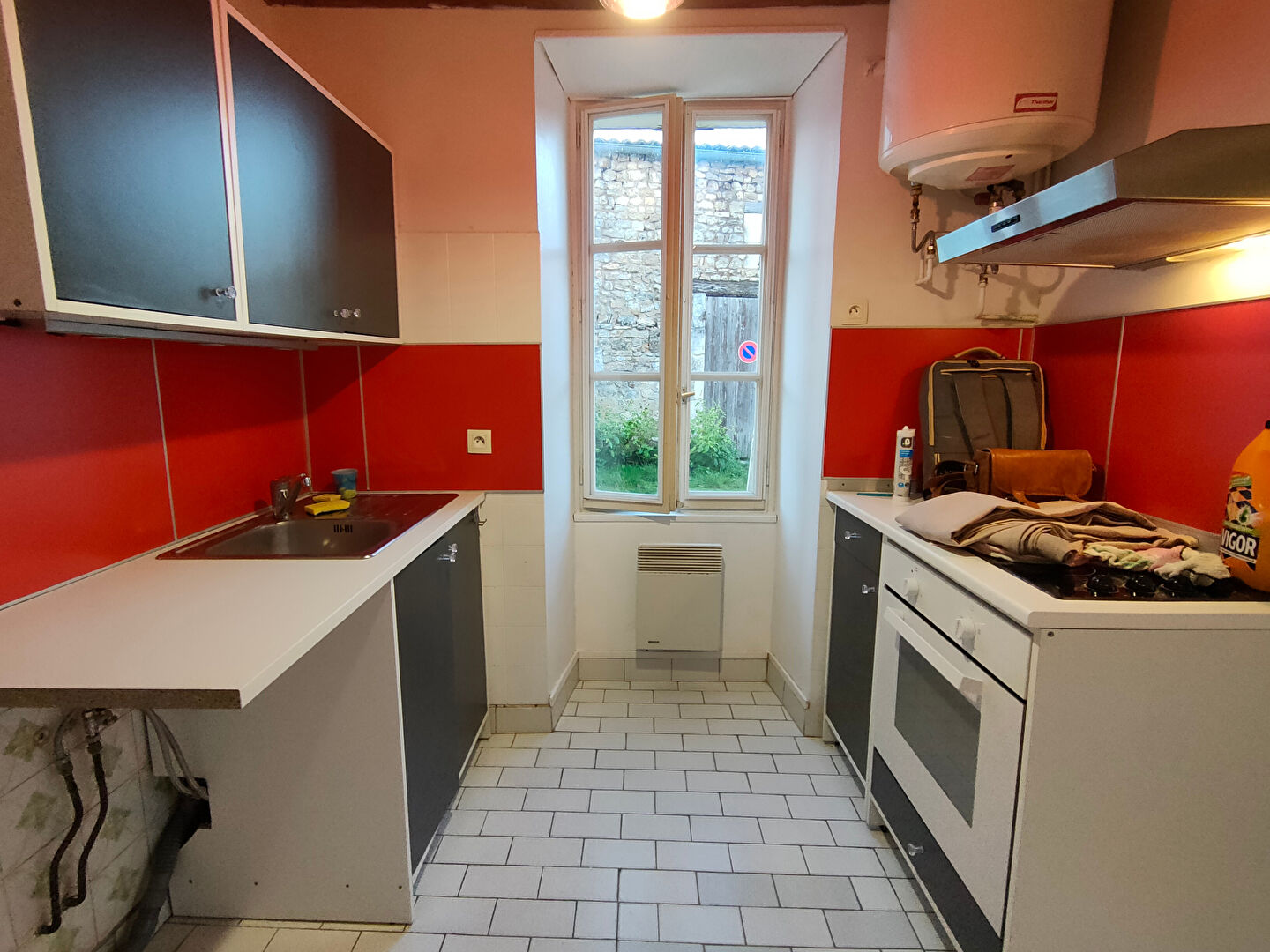 Maison de ville à Corme-Royal, Emplacement idéal et charme authentique !