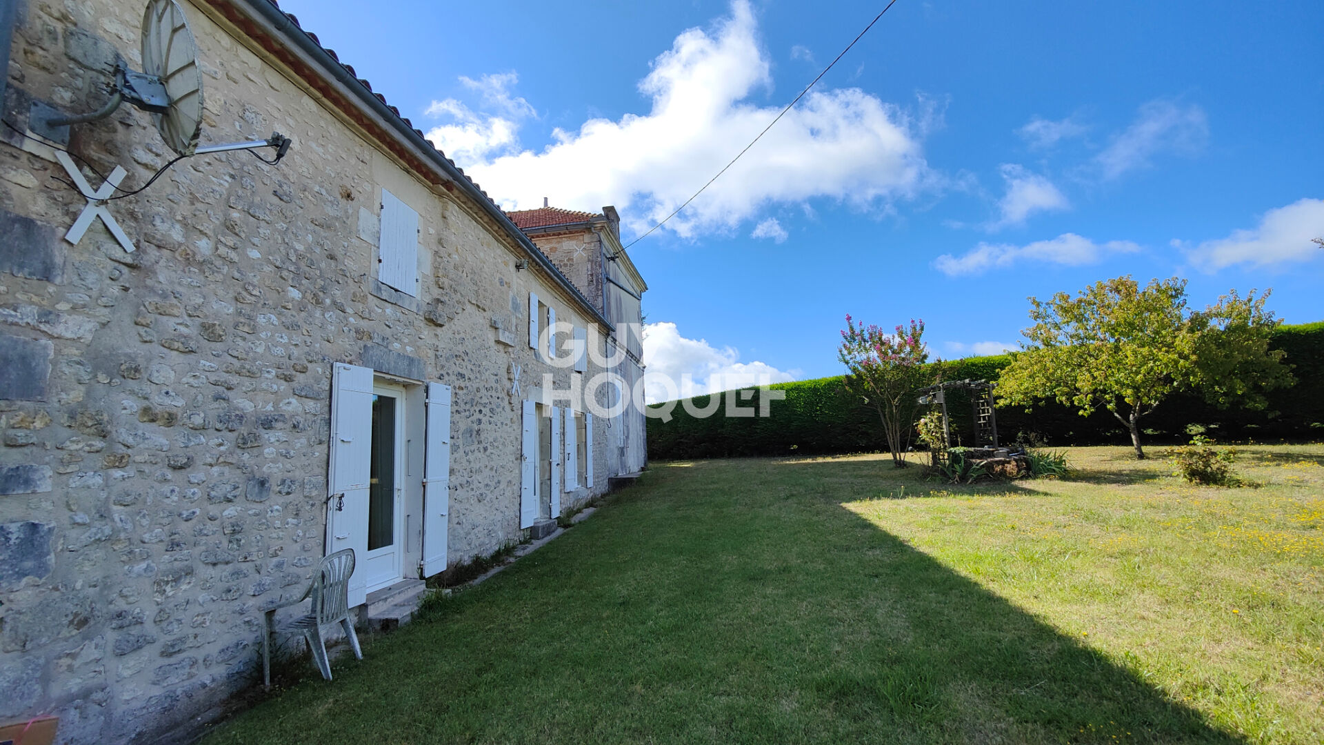 Maison de charme du 19e siècle avec dépendances sur près de 5000 m² ? Calme et authenticité à 10 min des plages !