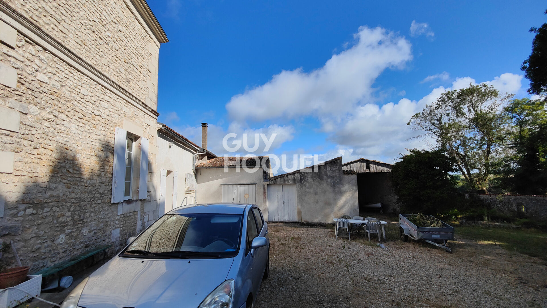 Maison de charme du 19e siècle avec dépendances sur près de 5000 m² ? Calme et authenticité à 10 min des plages !