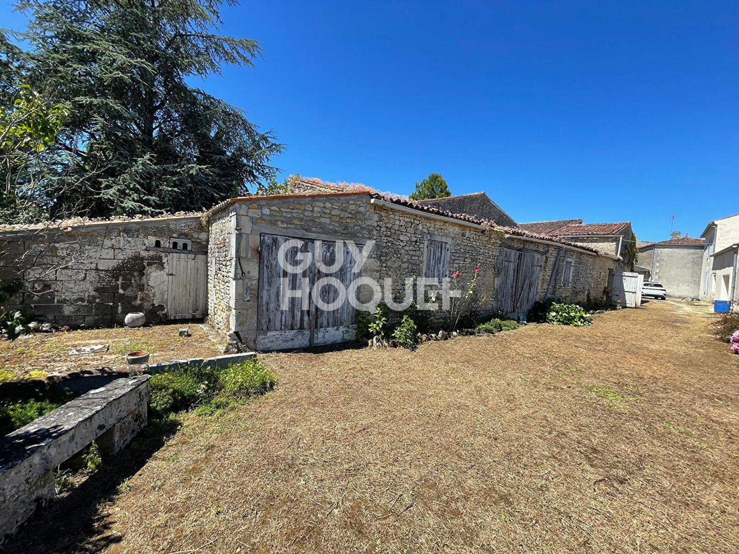 Longère spacieuse au coeur de St André de Lidon - Une opportunité à saisir !