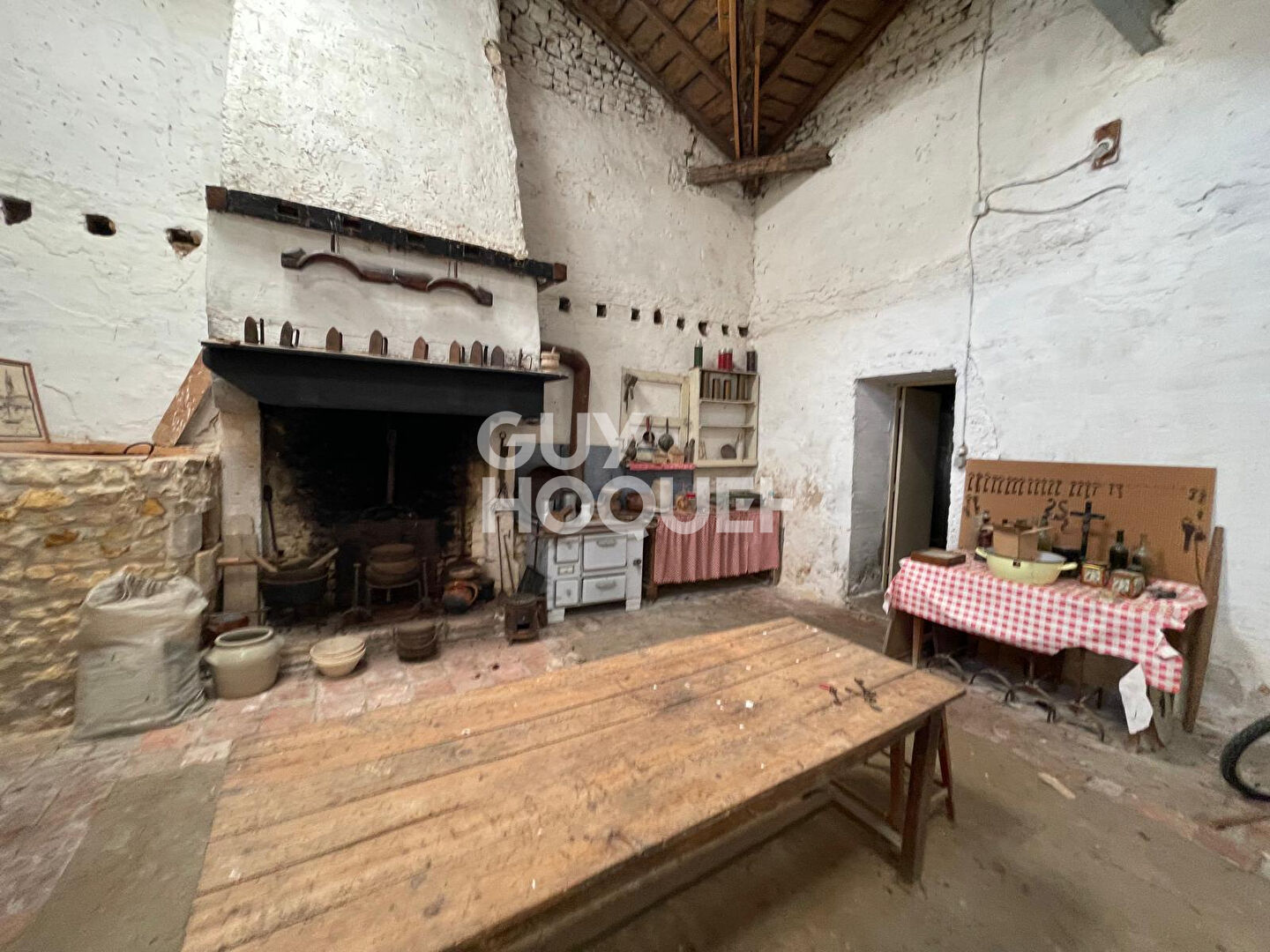 Longère spacieuse au coeur de St André de Lidon - Une opportunité à saisir !