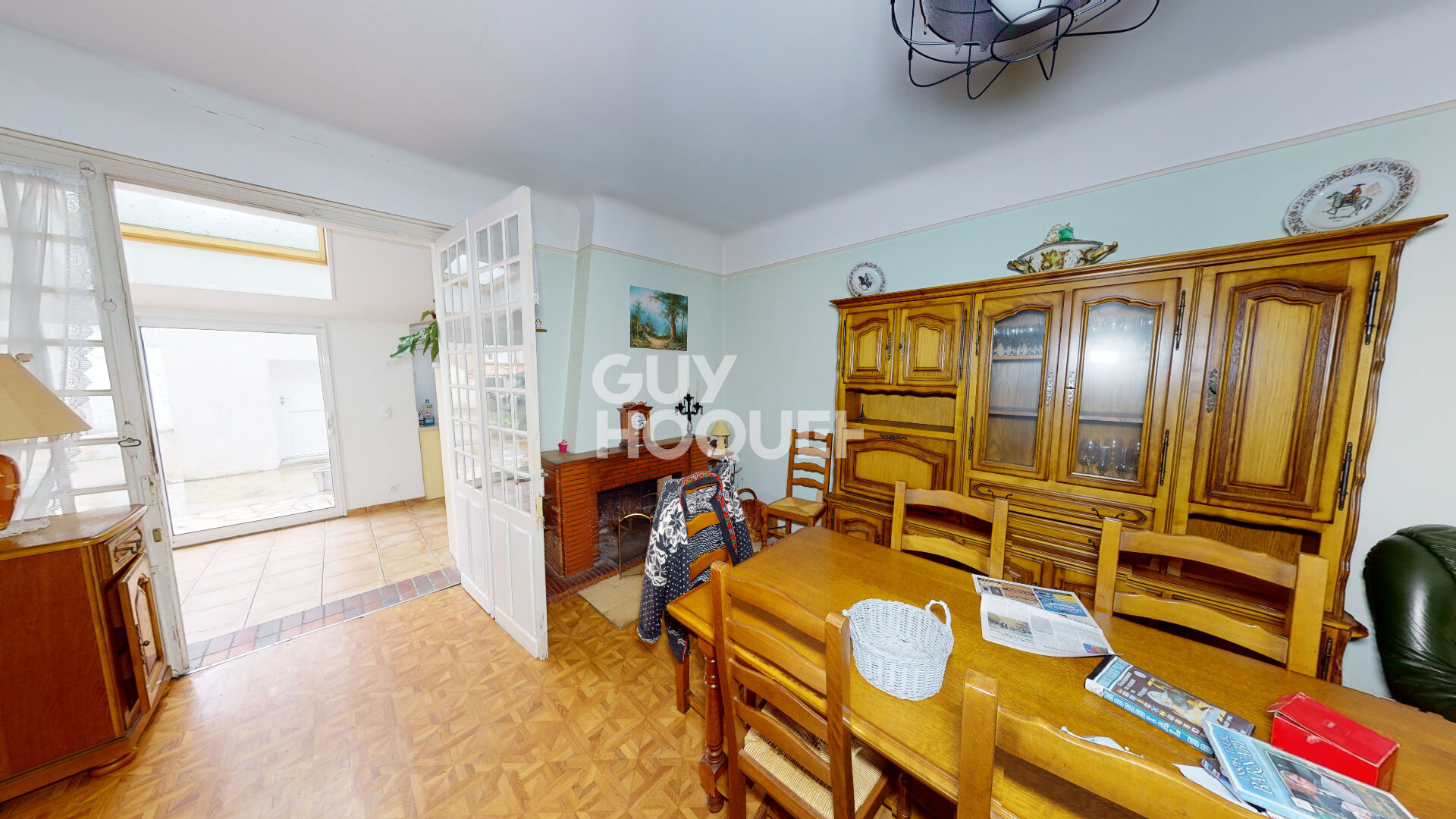 Opportunité unique à Cozes : Maison avec jardin et local commercial !